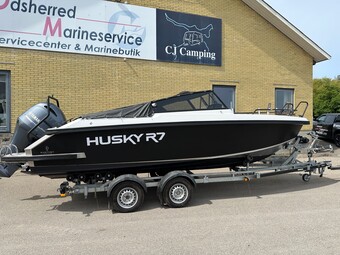 Finnmaster Husky R7 – Kvalitetsaluminium og 200 HK power