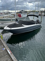 Regal LX2 med Suzuki DF250 – Perfekt Kombination af Kraft, Komfort & Klar til Sæsonen